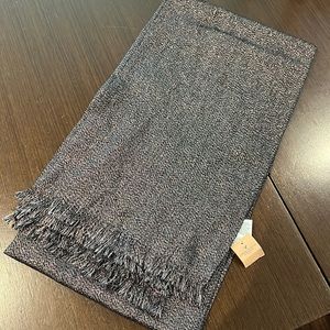 American eagle light scarf